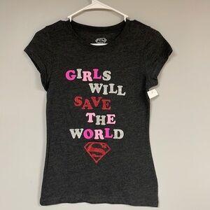 Girl's DC Comics Short Sleeve Shirt, Size: L but listing as M (runs small)